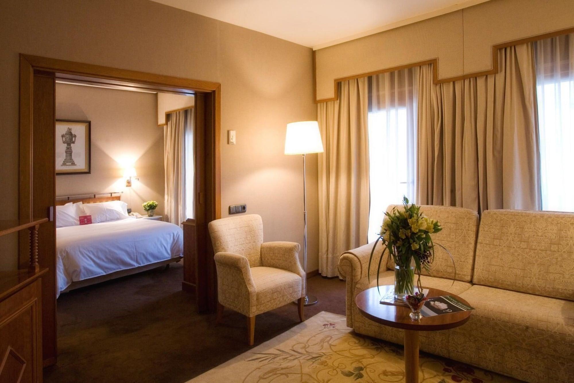 Hotel Palafox سرقسطة المظهر الخارجي الصورة A suite at the Hotel Palace Madrid