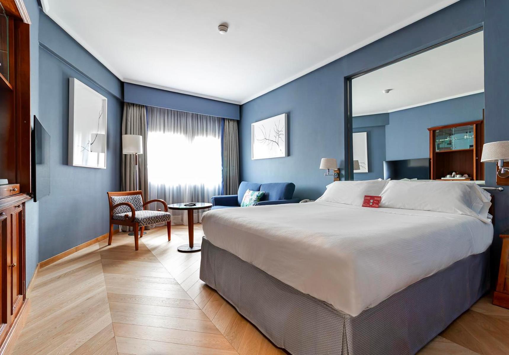 Hotel Palafox سرقسطة المظهر الخارجي الصورة A room at the hotel