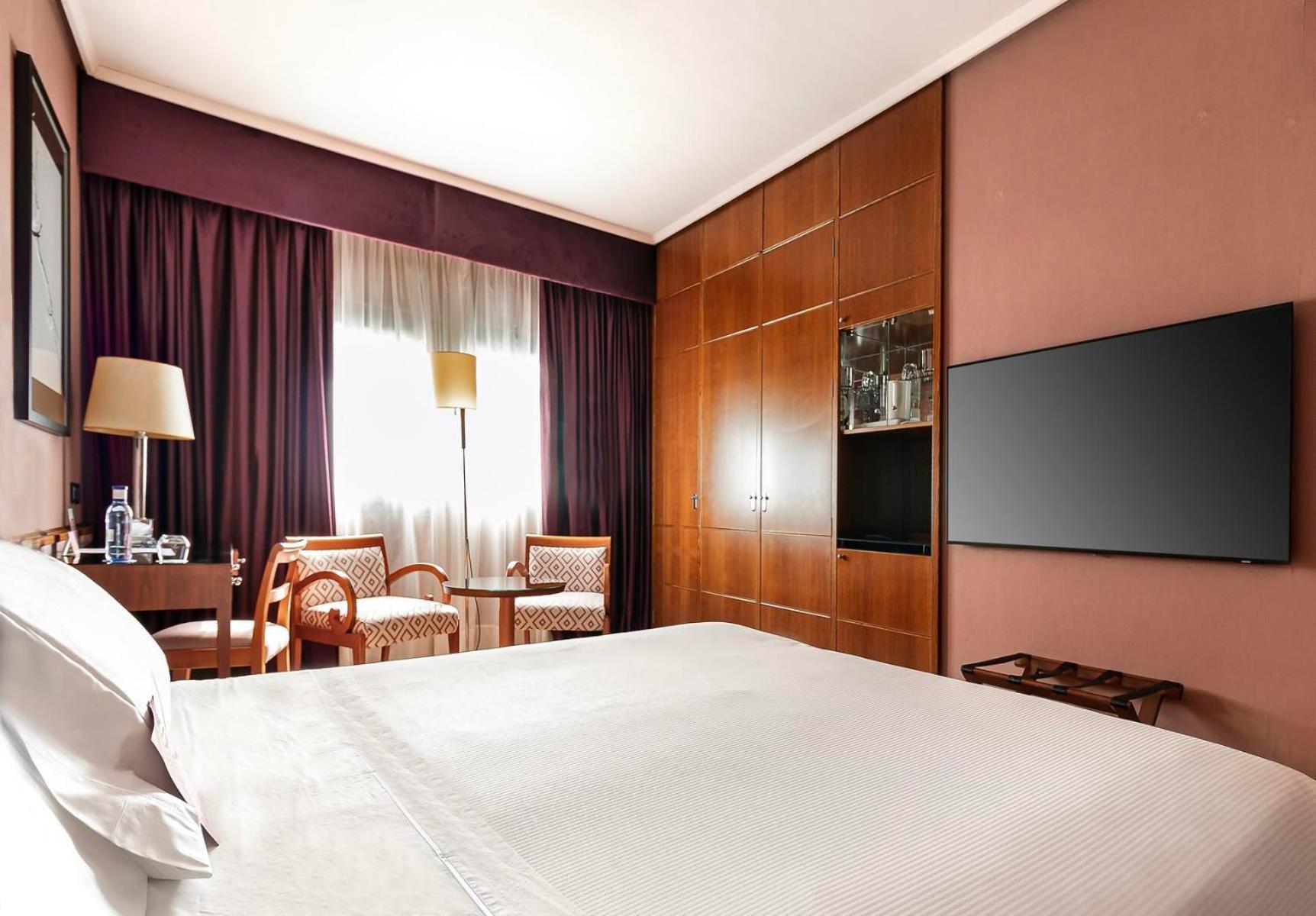 Hotel Palafox سرقسطة المظهر الخارجي الصورة A room at the hotel