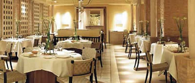 Hotel Palafox سرقسطة المطعم الصورة Interior of the restaurant