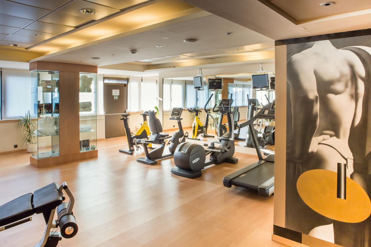 Hotel Palafox سرقسطة المظهر الخارجي الصورة The gym at the hotel