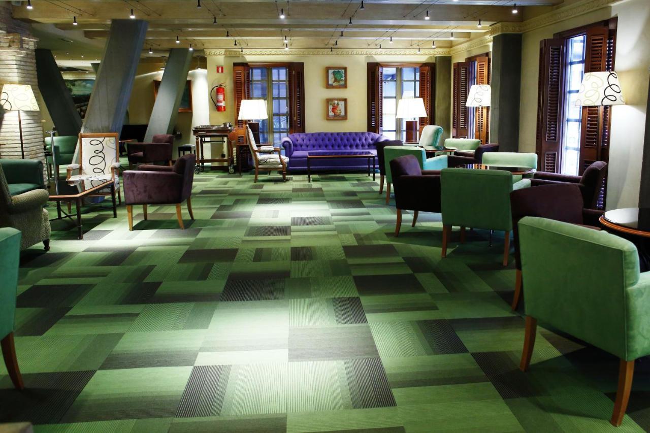 Hotel Palafox سرقسطة المظهر الخارجي الصورة The lobby of the Standard East Village